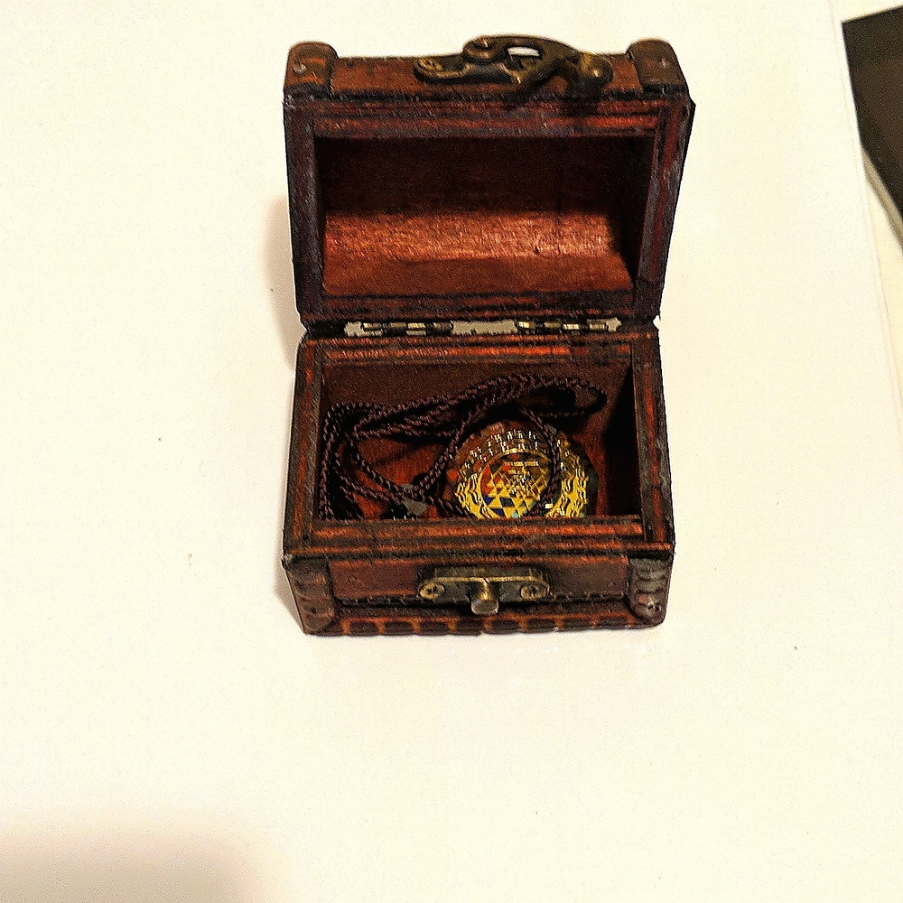 Beaded Chakra Necklace with 92.5% sterling silver chain and a wooden jewelry box - Picture 6 of 8